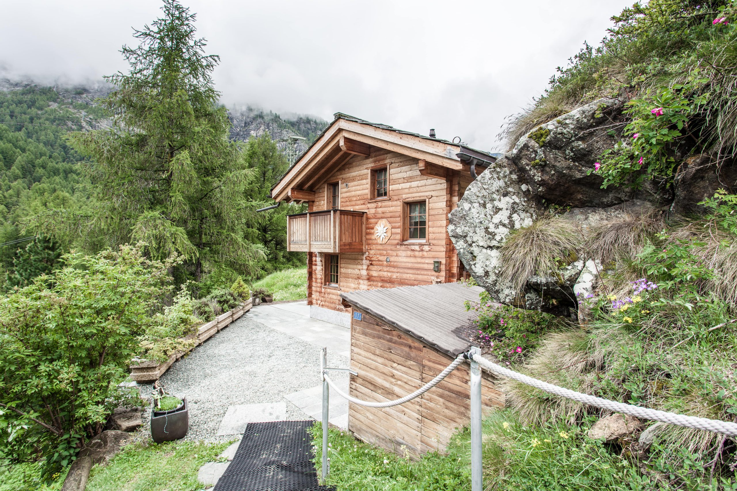 Chalet Hinter dem Rot Stei in Furi — Ferienchalet für 4 Personen mit Matterhornblick